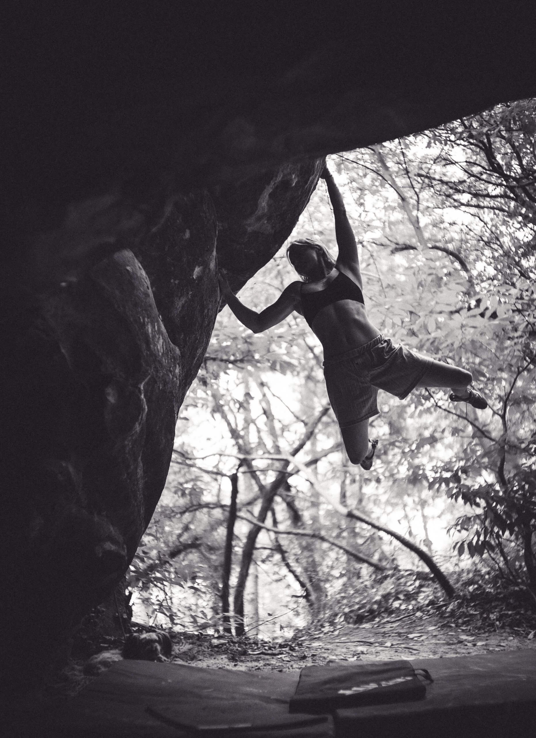 Zofia Reych bouldering.